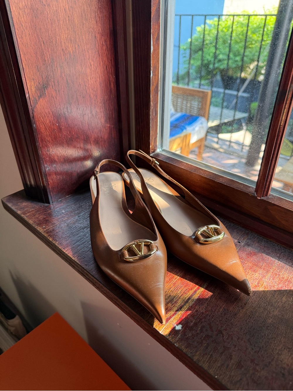Valentino Brown Pointed Slingbacks - Picture 3 of 4